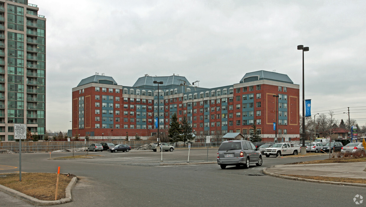 Building Photo - Blue Danube House