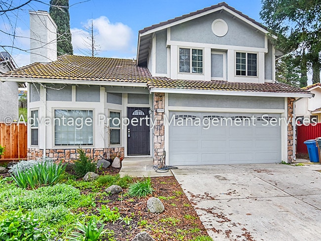 Building Photo - 2732 Carpinteria Dr