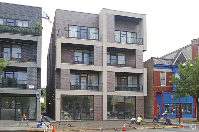 Building Photo - 2516 W Division St