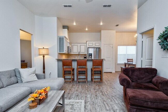 Foto del edificio - Beautiful 3/2/2 Like New Home! Located in Lubbock-Cooper Liberty HS Boundaries!