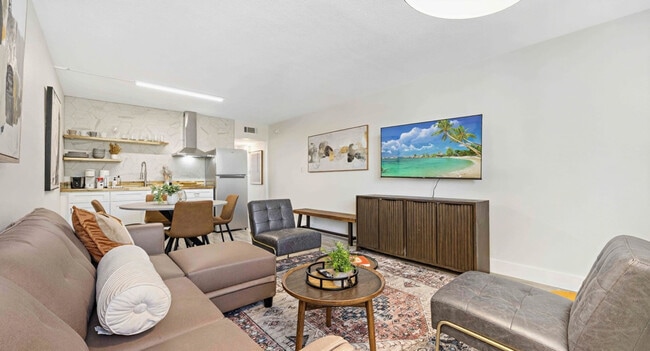 Building Photo - 556 Coral Ct