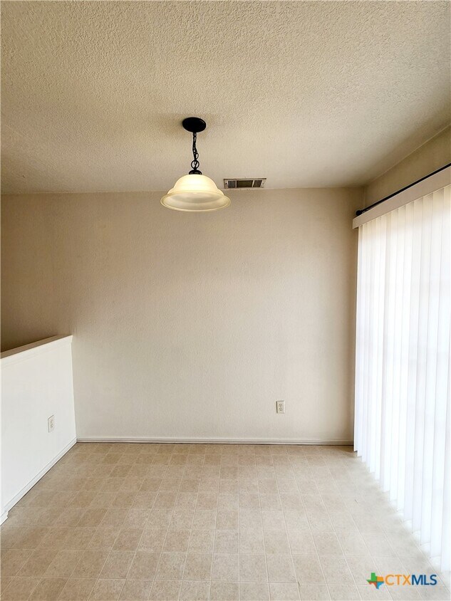 Foto del edificio - 5807 Redstone Dr