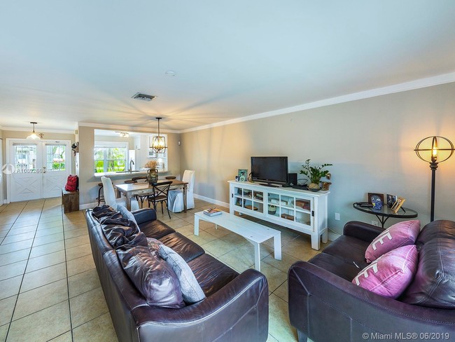 Foto del edificio - 12201 SW 148th St
