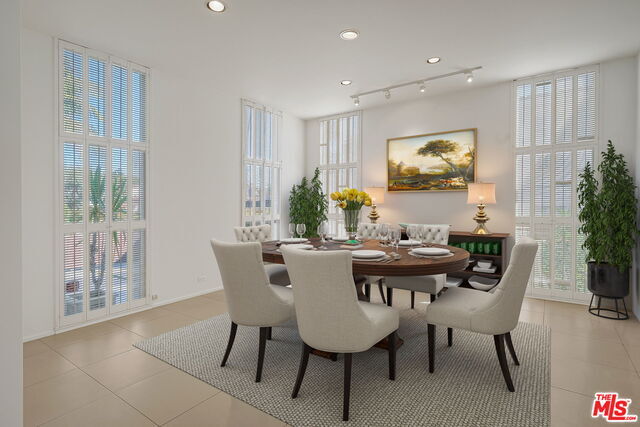 Foto del edificio - 711 N Bedford Dr