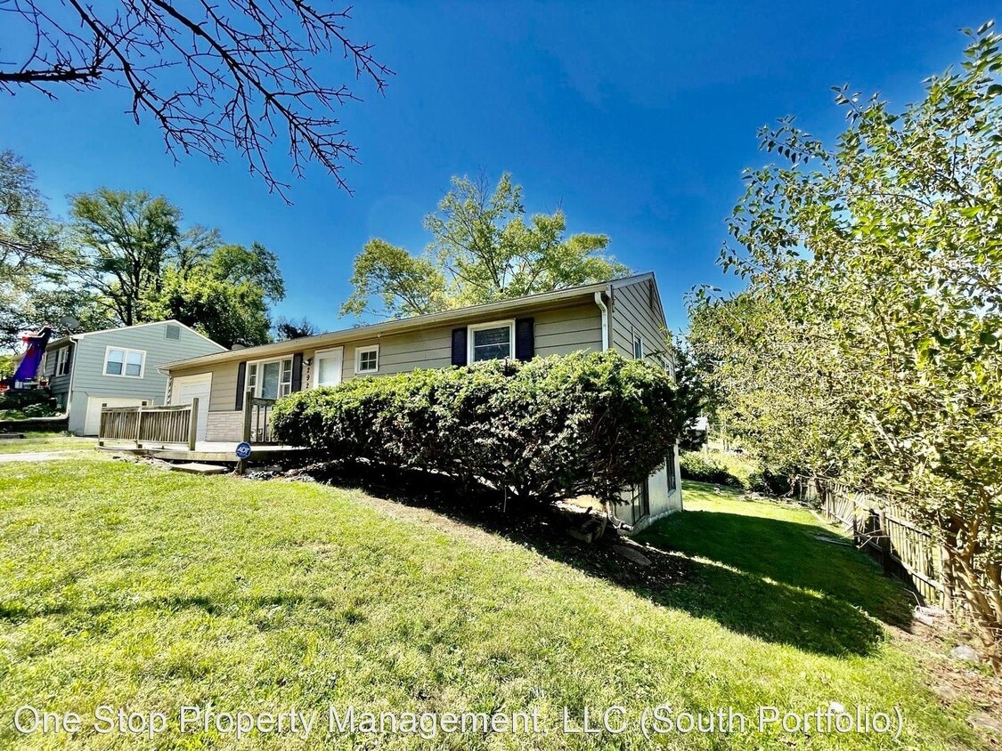 2926 Farley Ave, Kansas City, MO 64129 House Rental in Kansas City, MO
