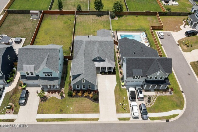 Building Photo - 31 W Shooting Star Ln