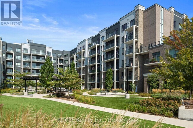 Photo du bâtiment - 5055-5055 Greenlane