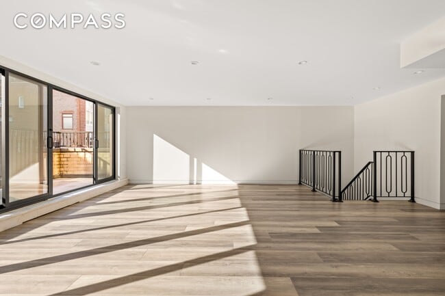 Building Photo - 48 W 68th St