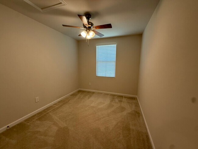 Foto del edificio - 159 Sarnesfield Wy