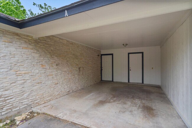 Foto del edificio - 701 Ramble Ln