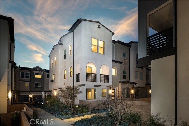 Building Photo - 32040 Paseo Vienta