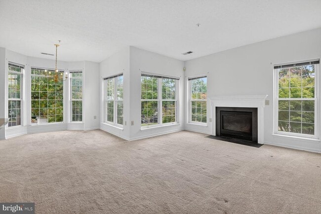 Building Photo - 9806 Feathertree Terrace