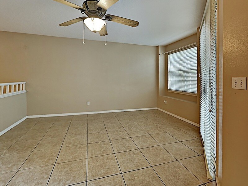 Primary Photo - 685 Scarlet Oak Cir