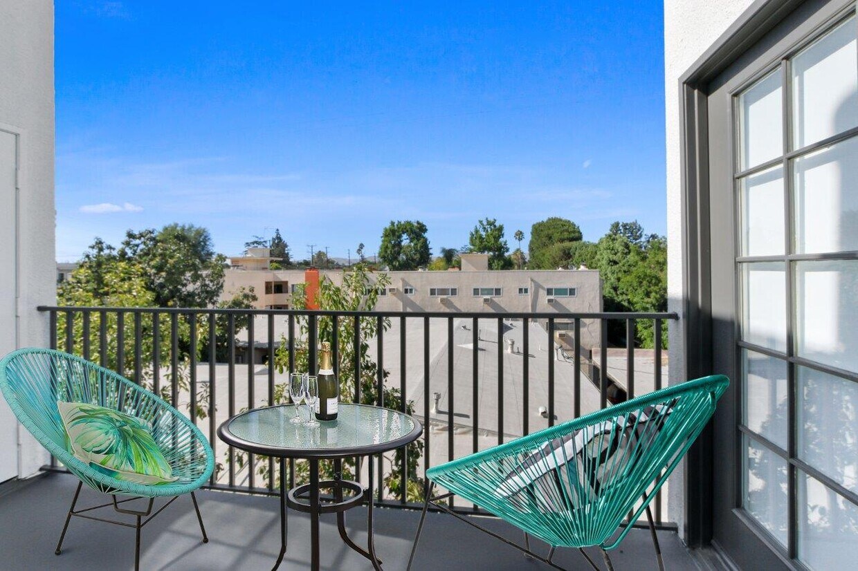 Toluca Court Apartments in North Hollywood, CA Westside Rentals