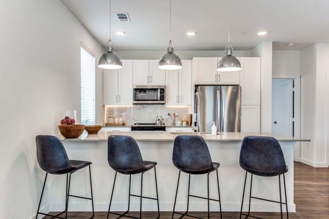 Building Photo - Mezzo Apartments