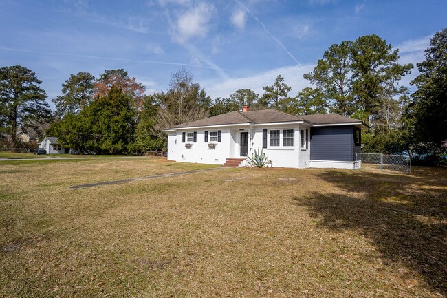 Building Photo - Mossy Oaks Renovated Home