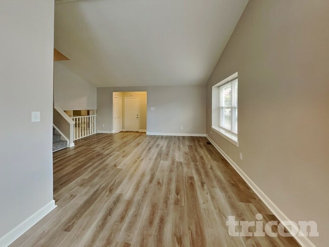 Building Photo - 7819 Cardinal Cove N