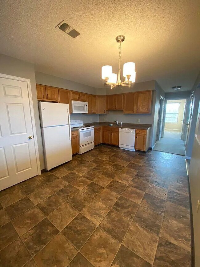 Foto del edificio - 8121 N Main St