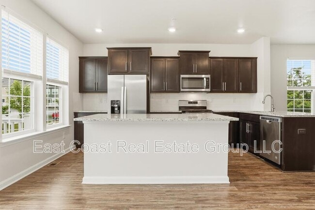 Building Photo - 5123 Ironsides Dr