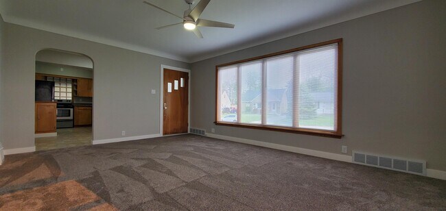 Building Photo - 1335 O Ave NE