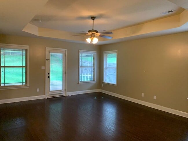 Building Photo - COMING SOON 8/8/25-BEAUTIFUL 4/2 BRICK HOM...