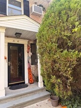 Building Photo - 81-10 Langdale St