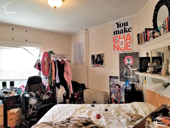 Foto del edificio - Great Deal! 5-bed, 3-bath Allston Apartment Near the B Line!