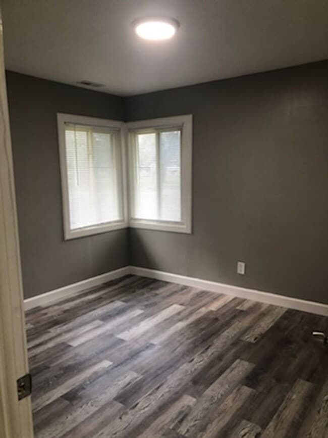 Building Photo - 3-Bedroom Single-Family Home – Ready for You!