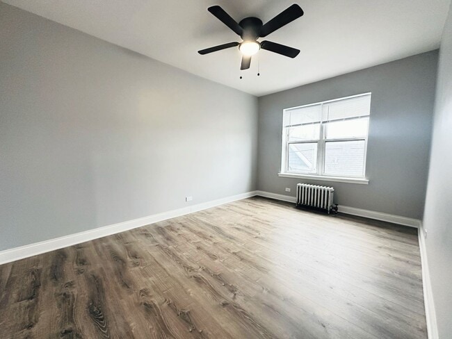 Interior Photo - 4756 N. Maplewood Ave.