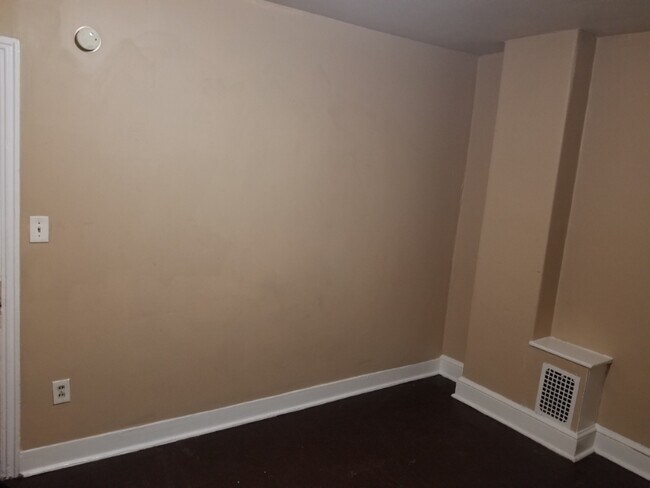 Building Photo - 2325 Tatnall St