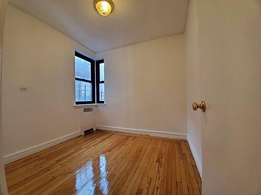 Building Photo - 2 bedroom in Bronx NY 10468