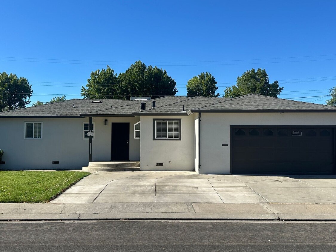 Foto principal - Affordable 3 bedroom!