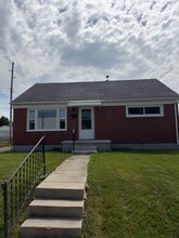 Building Photo - 718 Montgomery Ave