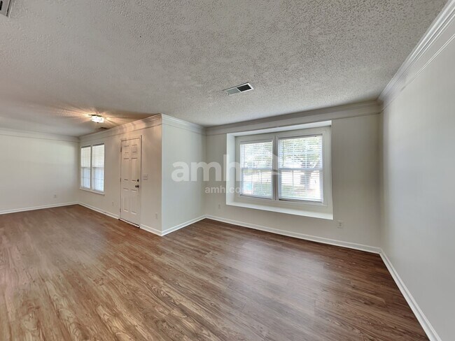 Foto del edificio - 7541 Brookwood Valley Lane