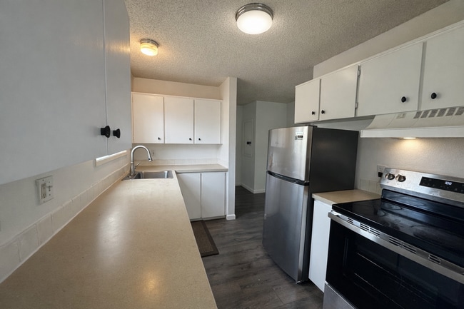 Foto del edificio - Open & Bright SW Portland 3 Bedroom Home - End Unit & Nature Views