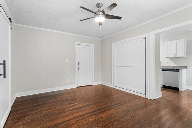 Building Photo - 4104 Warwick Blvd