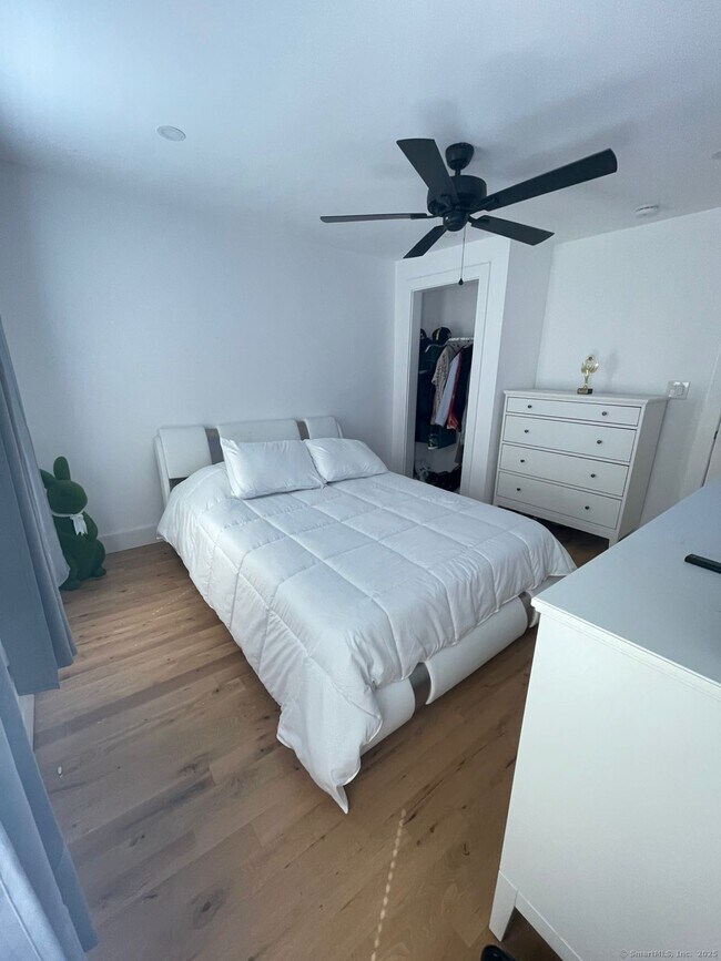 Foto del edificio - 459 Blatchley Ave