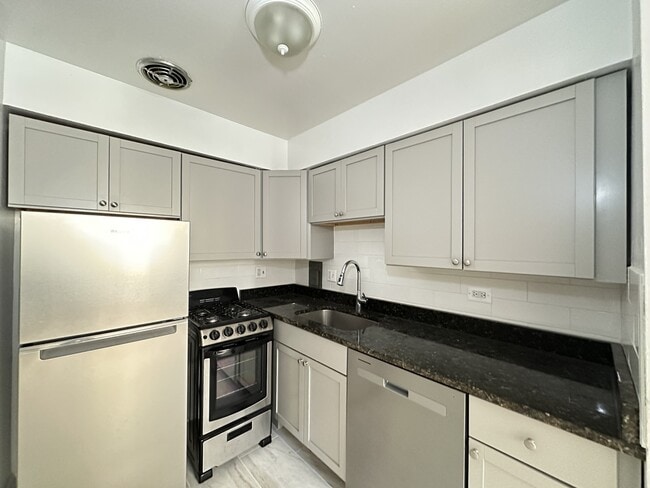 Foto del edificio - 1515 W Morse Ave