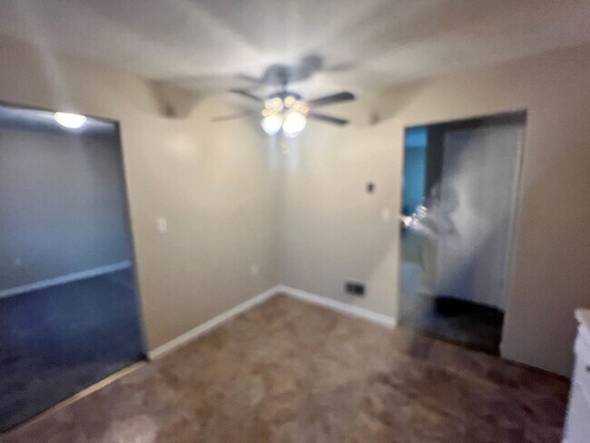 Foto del edificio - 5508 Fruitwood Dr