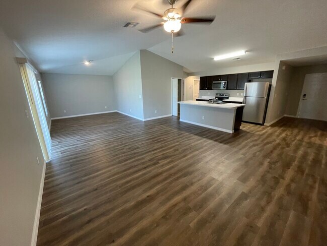 Building Photo - 25468 Avillas Ct