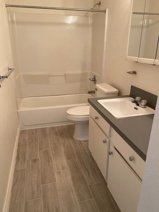 Interior Photo - Lions Court Apartments