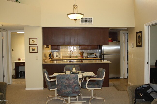 Building Photo - 1200 E River Rd