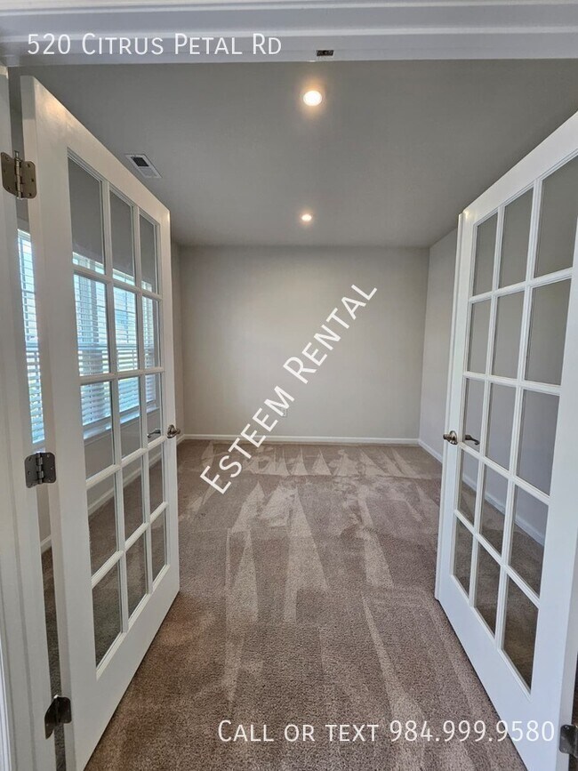 Foto del edificio - 520 Citrus Petal Rd