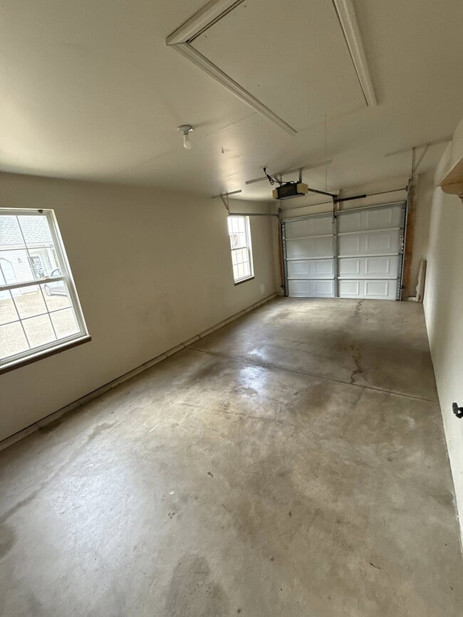 Building Photo - 119 Lucas Dr