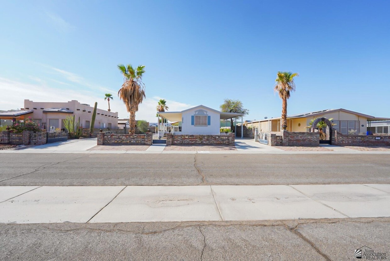 Primary Photo - 13773 E 54th St