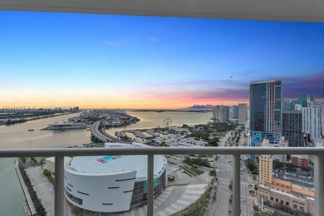Foto principal - 888 Biscayne Blvd