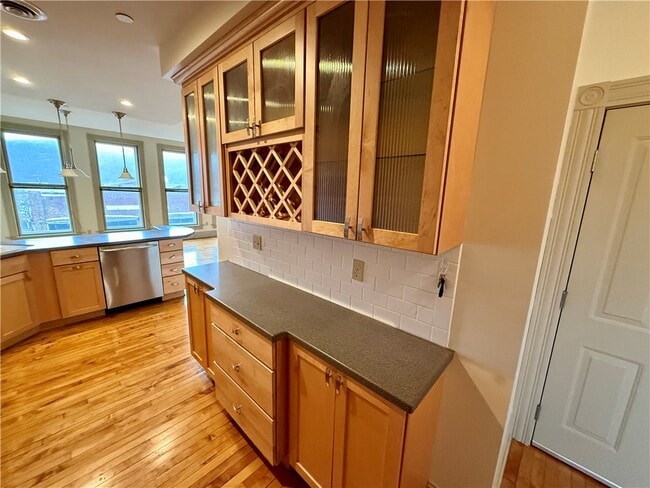 Building Photo - 72 E Market St