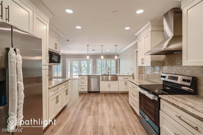 Building Photo - 4 br, 2 bath House - 13308 Lake George Lan...