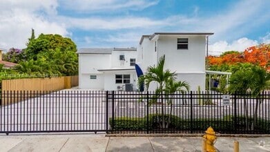 Building Photo - 590 SW 23rd Ave