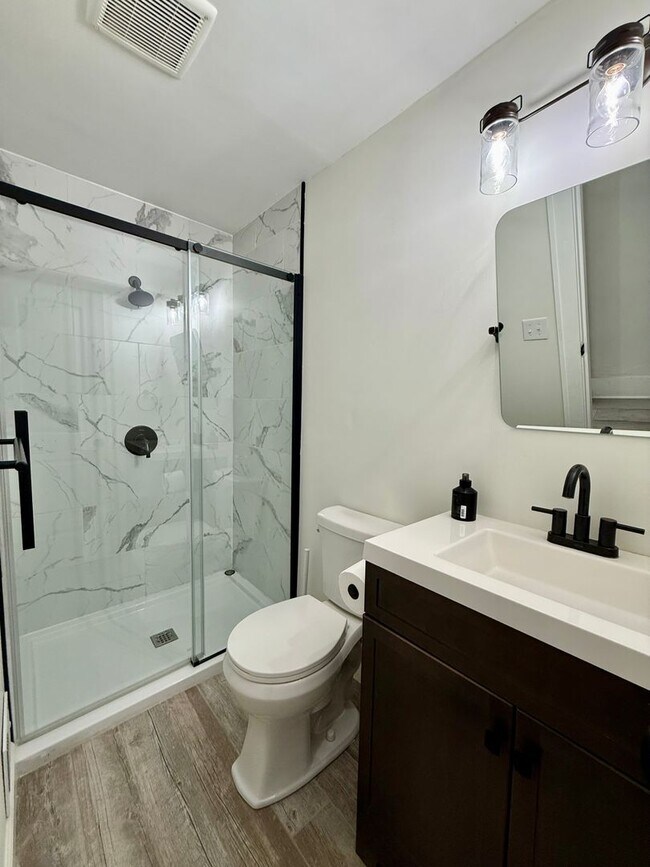 Foto del edificio - Three Bedroom Home in Kalamazoo
